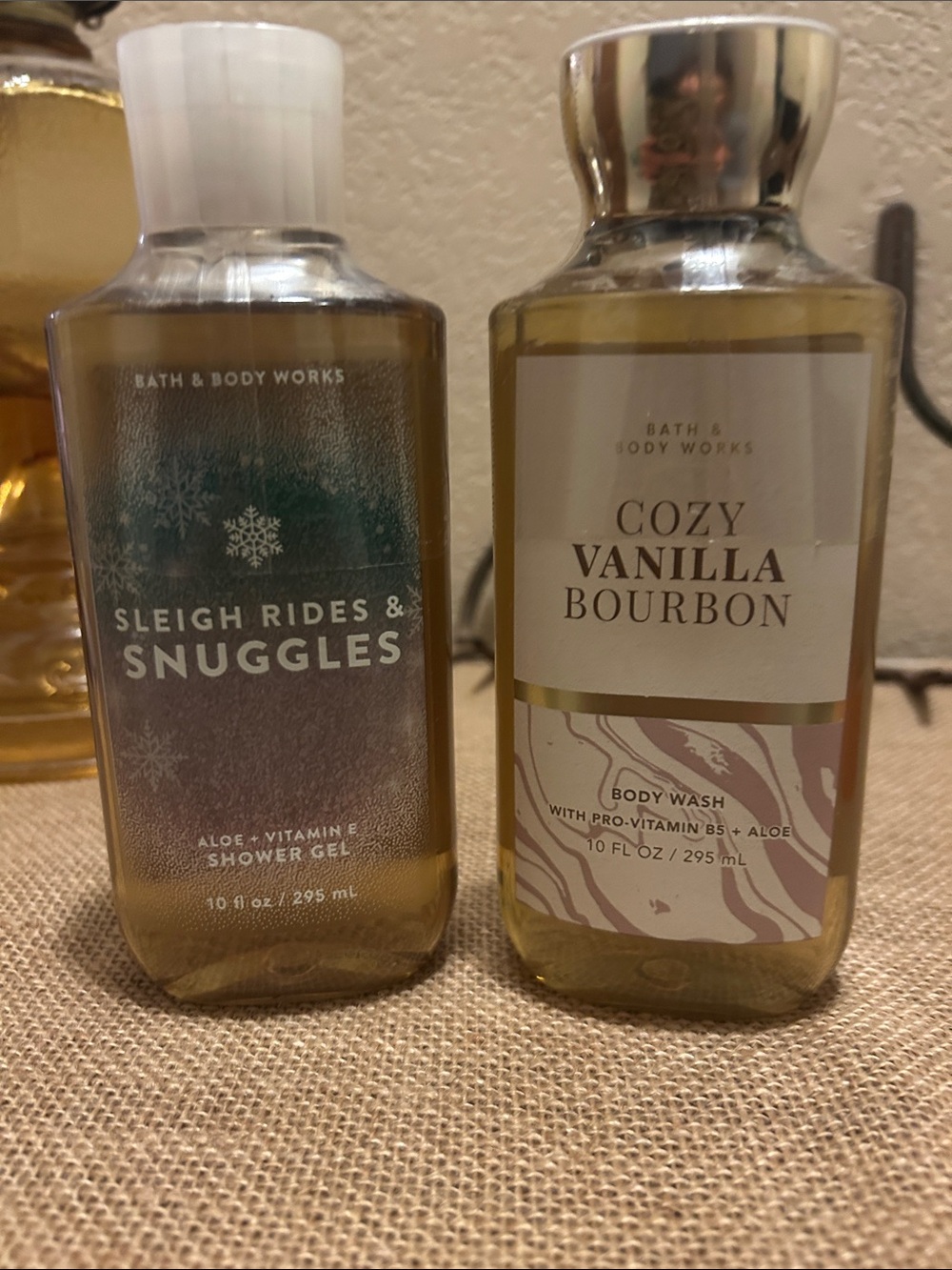 Bath & Body Works Cozy Vanilla Bourbon& Sleigh rides Body Wash - Warm Cream